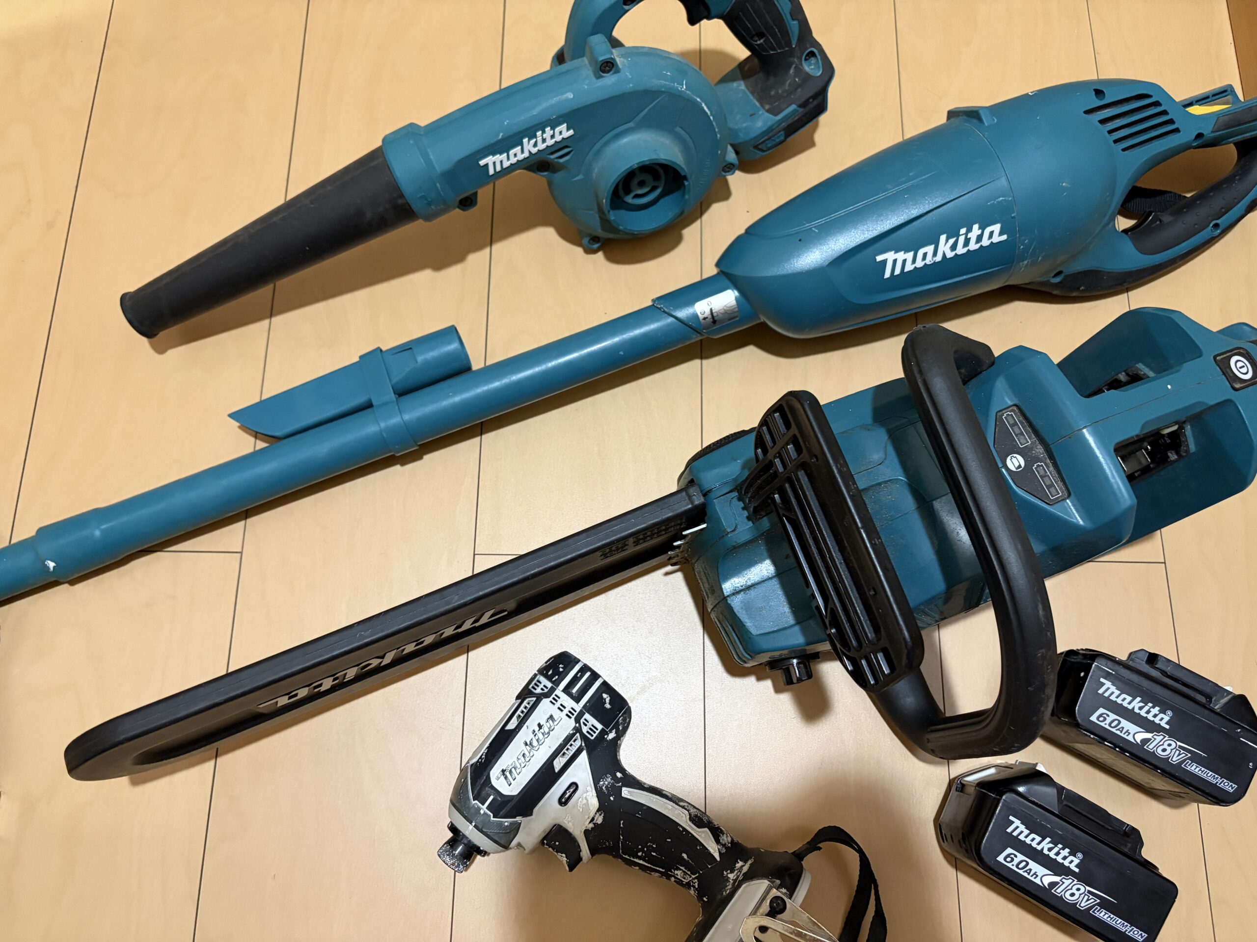 マキタ18V電動工具集合：ブロワー・掃除機・ヘッジトリマー・インパクトドライバ＋BL1860B 6.0Ahバッテリー